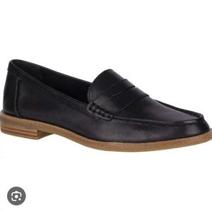 Like new sperry top sides seaport penny loafer in black US 6